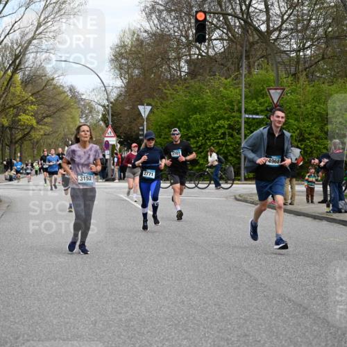 12.04.2026 - 45. Internationalen Wilhelmsburger Insellauf J. Mangold http://msf.ph/oto/9509584 12.04.2026 12:57:54 Ziel 5232, 5277, 3863, 4887, 4938, 3213, 2447, 5211, 4968, 2707, 5169, 5214, 4955, 3396, 3396, 5228, 5689, 2771, 5687, 2058, 3152, 4535, 5260, 2493, 2550, 3479, 4873, 4344, 3889, 3309, 5613, 3525 meine-sportfotos.de