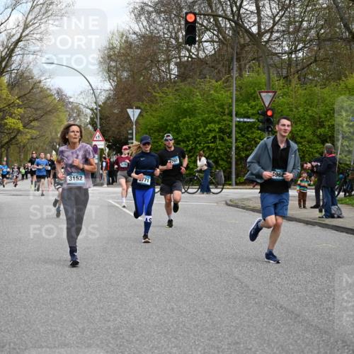 12.04.2026 - 45. Internationalen Wilhelmsburger Insellauf J. Mangold http://msf.ph/oto/9509586 12.04.2026 12:57:54 Ziel 5232, 5277, 3863, 4887, 4938, 3213, 2447, 5211, 4968, 2707, 5169, 5214, 4955, 3396, 3396, 5228, 5689, 2771, 5687, 2058, 3152, 4535, 5260, 2493, 2550, 3479, 4873, 4344, 3889, 3309, 5613, 3525 meine-sportfotos.de