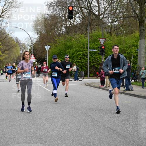 12.04.2026 - 45. Internationalen Wilhelmsburger Insellauf J. Mangold http://msf.ph/oto/9509589 12.04.2026 12:57:55 Ziel 3863, 4887, 4938, 3213, 2447, 5211, 4968, 2707, 5169, 5214, 4955, 3396, 5228, 5689, 2771, 5228, 5689, 2771, 5687, 2058, 3152, 4535, 5260, 2493, 2550, 3479, 4873, 4344, 3889, 3309, 5613, 3525, 5422 meine-sportfotos.de