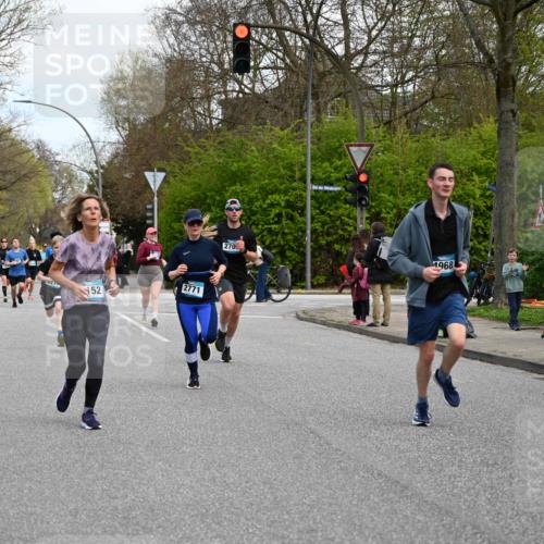 12.04.2026 - 45. Internationalen Wilhelmsburger Insellauf J. Mangold http://msf.ph/oto/9509591 12.04.2026 12:57:55 Ziel 3863, 4887, 4938, 3213, 2447, 5211, 4968, 2707, 5169, 5214, 4955, 3396, 5228, 5689, 2771, 5228, 5689, 2771, 5687, 2058, 3152, 4535, 5260, 2493, 2550, 3479, 4873, 4344, 3889, 3309, 5613, 3525, 5422 meine-sportfotos.de
