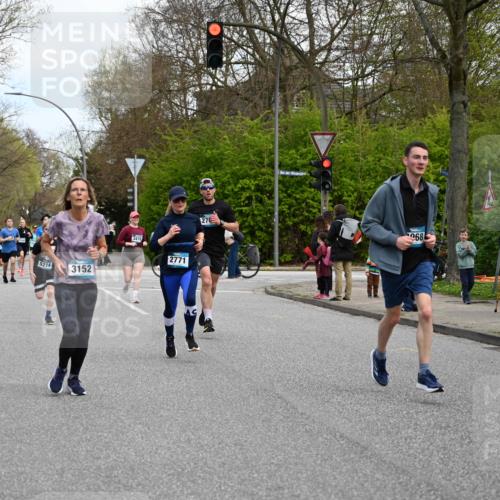12.04.2026 - 45. Internationalen Wilhelmsburger Insellauf J. Mangold http://msf.ph/oto/9509592 12.04.2026 12:57:55 Ziel 3863, 4887, 4938, 3213, 2447, 5211, 4968, 2707, 5169, 5214, 4955, 3396, 5228, 5689, 2771, 5228, 5689, 2771, 5687, 2058, 3152, 4535, 5260, 2493, 2550, 3479, 4873, 4344, 3889, 3309, 5613, 3525, 5422 meine-sportfotos.de