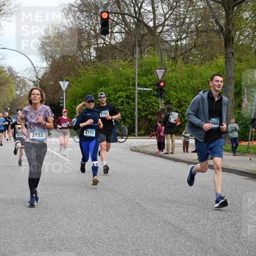 12.04.2026 - 45. Internationalen Wilhelmsburger Insellauf J. Mangold http://msf.ph/oto/9509593 12.04.2026 12:57:55 Ziel 3863, 4887, 4938, 3213, 2447, 5211, 4968, 2707, 5169, 5214, 4955, 3396, 5228, 5689, 2771, 5228, 5689, 2771, 5687, 2058, 3152, 4535, 5260, 2493, 2550, 3479, 4873, 4344, 3889, 3309, 5613, 3525, 5422 meine-sportfotos.de