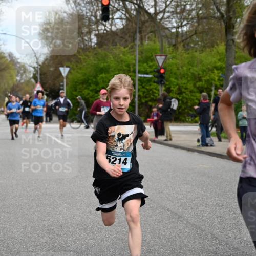 12.04.2026 - 45. Internationalen Wilhelmsburger Insellauf J. Mangold http://msf.ph/oto/9509612 12.04.2026 12:57:58 Ziel 4938, 3213, 2447, 5211, 4968, 2707, 5169, 5214, 4955, 3396, 5228, 5689, 2771, 5687, 2058, 2058, 3152, 4535, 5260, 2493, 2550, 3479, 4873, 4344, 3889, 3309, 5613, 3525, 5422, 3088 meine-sportfotos.de