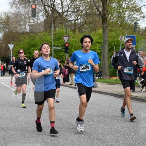 12.04.2026 - 45. Internationalen Wilhelmsburger Insellauf J. Mangold http://msf.ph/oto/9509634 12.04.2026 12:58:03 Ziel 5211, 4968, 2707, 5169, 5214, 4955, 3396, 5228, 5689, 2771, 5687, 2058, 3152, 4535, 5260, 2493, 2550, 3479, 4873, 4344, 3889, 3309, 5613, 3525, 5422, 3088, 3255 meine-sportfotos.de