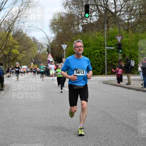 12.04.2026 - 45. Internationalen Wilhelmsburger Insellauf J. Mangold http://msf.ph/oto/9509687 12.04.2026 12:58:18 Ziel 3396, 5228, 5689, 2771, 5687, 2058, 3152, 4535, 5260, 2493, 2550, 3479, 4873, 4344, 3889, 3309, 5613, 3525, 5613, 3525, 5422, 3088, 3255, 5174, 5846, 3286, 3623, 4822, 2015 meine-sportfotos.de