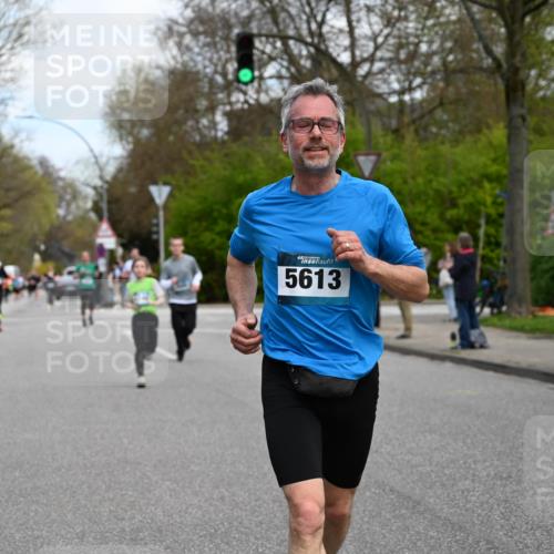 12.04.2026 - 45. Internationalen Wilhelmsburger Insellauf J. Mangold http://msf.ph/oto/9509699 12.04.2026 12:58:19 Ziel 3396, 5228, 5689, 2771, 5687, 2058, 3152, 4535, 5260, 2493, 2550, 3479, 4873, 4344, 3889, 3309, 5613, 3525, 5422, 5422, 3088, 3255, 5174, 5846, 3286, 3623, 4822, 2015, 3926 meine-sportfotos.de