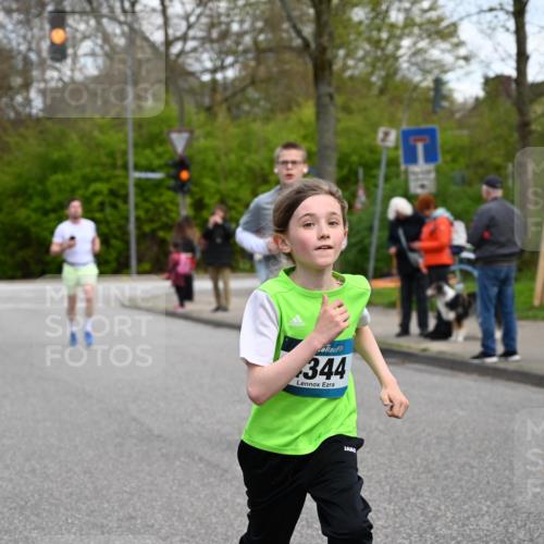 12.04.2026 - 45. Internationalen Wilhelmsburger Insellauf J. Mangold http://msf.ph/oto/9509726 12.04.2026 12:58:23 Ziel 2058, 3152, 4535, 5260, 2493, 2550, 3479, 4873, 4344, 3889, 3309, 5613, 3525, 5422, 3088, 3255, 5174, 5846, 3286, 3623, 4822, 2015, 3926, 3728 meine-sportfotos.de