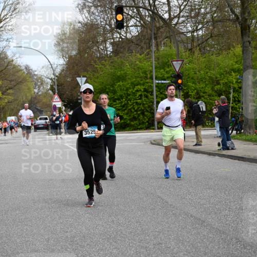 12.04.2026 - 45. Internationalen Wilhelmsburger Insellauf J. Mangold http://msf.ph/oto/9509730 12.04.2026 12:58:24 Ziel 3152, 4535, 5260, 2493, 2550, 3479, 4873, 4344, 3889, 3309, 5613, 3525, 5422, 3088, 3255, 5174, 5846, 3286, 3623, 4822, 2015, 3926, 3728, 4023, 2009, 4875 meine-sportfotos.de