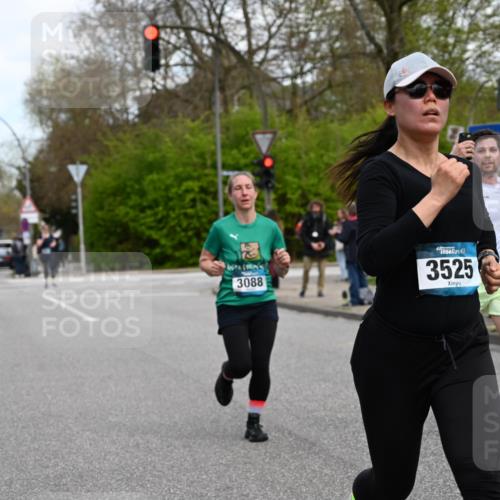 12.04.2026 - 45. Internationalen Wilhelmsburger Insellauf J. Mangold http://msf.ph/oto/9509740 12.04.2026 12:58:25 Ziel 5260, 2493, 2550, 3479, 4873, 4344, 3889, 3309, 5613, 3525, 5422, 3088, 3255, 5174, 5846, 3286, 3623, 3286, 3623, 4822, 2015, 3926, 3728, 4023, 2009, 4875 meine-sportfotos.de