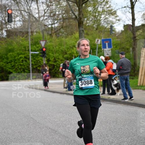 12.04.2026 - 45. Internationalen Wilhelmsburger Insellauf J. Mangold http://msf.ph/oto/9509750 12.04.2026 12:58:26 Ziel 2550, 3479, 4873, 4344, 3889, 3309, 5613, 3525, 5422, 3088, 3255, 5174, 5846, 3286, 3623, 4822, 2015, 3926, 3728, 4023, 2009, 4875, 5276 meine-sportfotos.de