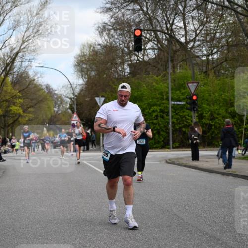 12.04.2026 - 45. Internationalen Wilhelmsburger Insellauf J. Mangold http://msf.ph/oto/9509755 12.04.2026 12:58:32 Ziel 4873, 4344, 3889, 3309, 5613, 3525, 5422, 3088, 3255, 5174, 5846, 3286, 3623, 4822, 2015, 3926, 3728, 4023, 2009, 4875, 5276, 3017, 5111, 5124, 5644, 5718, 2082, 4741, 5191, 4287 meine-sportfotos.de