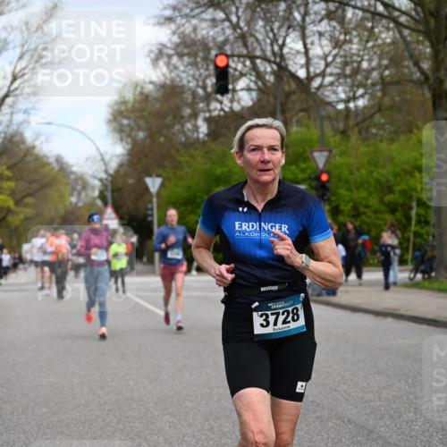 12.04.2026 - 45. Internationalen Wilhelmsburger Insellauf J. Mangold http://msf.ph/oto/9509812 12.04.2026 12:58:43 Ziel 5613, 3525, 5422, 3088, 3255, 5174, 5846, 3286, 3623, 4822, 2015, 3926, 3926, 3728, 4023, 2009, 4875, 5276, 3017, 5111, 5124, 5644, 5718, 2082, 4741, 5191, 5718, 2082, 4741, 5191, 4287, 5219, 2068, 3246, 4035, 5244, 4128, 4565, 5079, 4395, 4187 meine-sportfotos.de