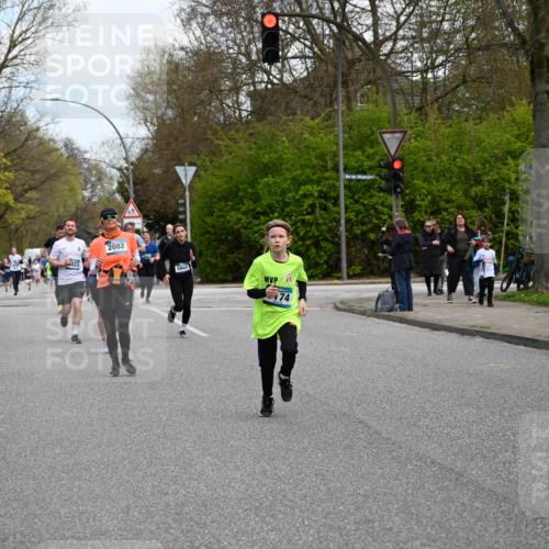 12.04.2026 - 45. Internationalen Wilhelmsburger Insellauf J. Mangold http://msf.ph/oto/9509841 12.04.2026 12:58:47 Ziel 3255, 5174, 5846, 3286, 3623, 4822, 2015, 3926, 3728, 3728, 4023, 2009, 4875, 5276, 3017, 5111, 5124, 5644, 5718, 2082, 4741, 5191, 4287, 5219, 2068, 3246, 4035, 5244, 4128, 4565, 5079, 4395, 4187, 5067, 2069, 4761 meine-sportfotos.de