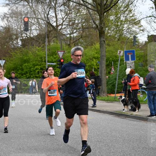 12.04.2026 - 45. Internationalen Wilhelmsburger Insellauf J. Mangold http://msf.ph/oto/9510031 12.04.2026 12:59:17 Ziel 3017, 5111, 5124, 5644, 5718, 2082, 4741, 5191, 4287, 5219, 2068, 3246, 4035, 5244, 4128, 4565, 5079, 4395, 4187, 5067, 2069, 4761, 5179, 3192, 5635, 4917, 4171, 4170, 5011, 4781, 4872, 4581, 5338, 5339, 2006, 4096, 5081, 4623, 4623, 4620, 3999, 5183, 5863, 5550, 5074, 5467, 3972 meine-sportfotos.de