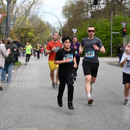 12.04.2026 - 45. Internationalen Wilhelmsburger Insellauf J. Mangold http://msf.ph/oto/9510091 12.04.2026 12:59:29 Ziel 4395, 4187, 5067, 2069, 4761, 5179, 3192, 5635, 4917, 4171, 4170, 5011, 4781, 4872, 4581, 5338, 5339, 2006, 4096, 5081, 4623, 4623, 4620, 3999, 5183, 5863, 5550, 5074, 5467, 3972, 3972, 2984, 2063, 2735, 5657, 4782, 2117, 2683, 4983, 3403, 4530, 5107, 5120, 2291, 5104, 5670, 5145, 5669 meine-sportfotos.de