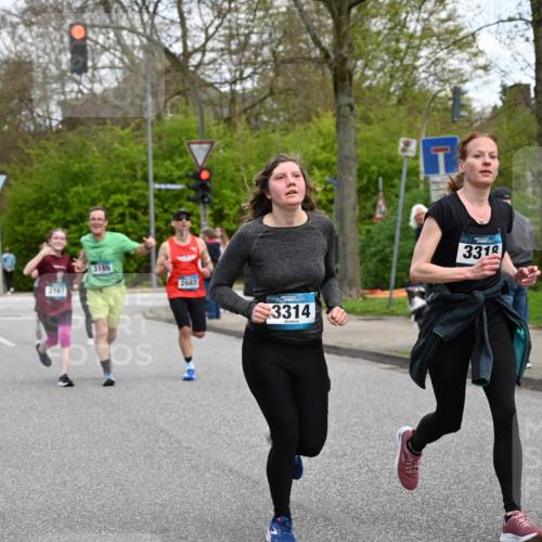12.04.2026 - 45. Internationalen Wilhelmsburger Insellauf J. Mangold http://msf.ph/oto/9510233 12.04.2026 12:59:57 Ziel 3999, 5183, 5863, 5550, 5074, 5467, 3972, 2984, 2063, 2735, 5657, 4782, 2117, 2683, 4983, 3403, 4530, 5107, 5120, 2291, 5104, 5670, 5145, 5669, 3212, 3167, 3318, 3314, 3165, 4698, 4962, 5798, 4074, 5828, 5610, 5083, 4410, 3378 meine-sportfotos.de