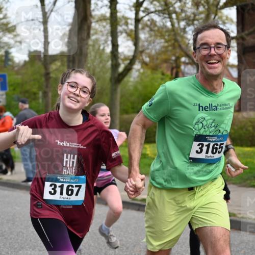 12.04.2026 - 45. Internationalen Wilhelmsburger Insellauf J. Mangold http://msf.ph/oto/9510271 12.04.2026 13:00:00 Ziel 5183, 5863, 5550, 5074, 5467, 3972, 2984, 2063, 2735, 5657, 4782, 2117, 2683, 4983, 3403, 4530, 5107, 5120, 2291, 5104, 5670, 5145, 5669, 3212, 3167, 3318, 3314, 3165, 4698, 4698, 4962, 5798, 4074, 5828, 5610, 5083, 4410, 3378, 5012 meine-sportfotos.de