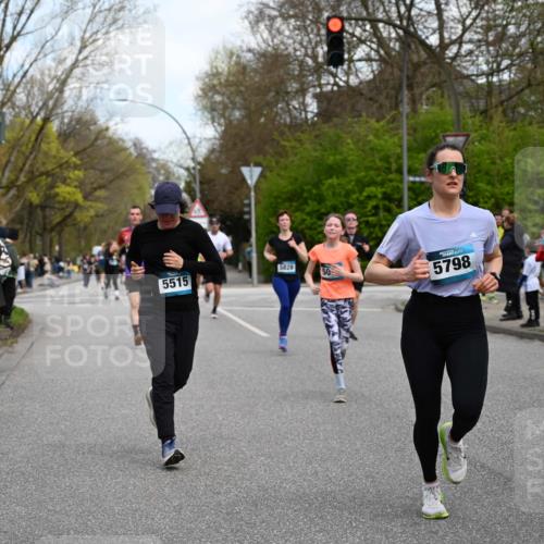 12.04.2026 - 45. Internationalen Wilhelmsburger Insellauf J. Mangold http://msf.ph/oto/9510306 12.04.2026 13:00:07 Ziel 2984, 2063, 2735, 5657, 4782, 2117, 2683, 4983, 3403, 4530, 5107, 5120, 2291, 5104, 5670, 5145, 5669, 3212, 3167, 3318, 3314, 3165, 4698, 4962, 5798, 4074, 5828, 5610, 5083, 5083, 4410, 3378, 5012, 2303, 4997, 4397, 5854, 5737 meine-sportfotos.de