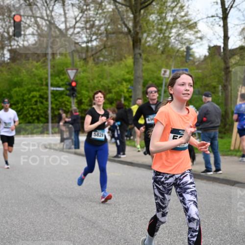 12.04.2026 - 45. Internationalen Wilhelmsburger Insellauf J. Mangold http://msf.ph/oto/9510329 12.04.2026 13:00:10 Ziel 2735, 5657, 4782, 2117, 2683, 4983, 3403, 4530, 5107, 5120, 2291, 5104, 5670, 5145, 5669, 3212, 3167, 3318, 3314, 3165, 4698, 4962, 5798, 4074, 5828, 5610, 5083, 4410, 4410, 3378, 5012, 2303, 4997, 4397, 5854, 5737, 5412, 4826, 3136, 4098 meine-sportfotos.de