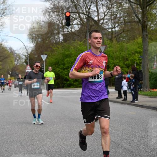 12.04.2026 - 45. Internationalen Wilhelmsburger Insellauf J. Mangold http://msf.ph/oto/9510342 12.04.2026 13:00:11 Ziel 5657, 4782, 2117, 2683, 4983, 3403, 4530, 5107, 5120, 2291, 5104, 5670, 5145, 5669, 3212, 3167, 3318, 3314, 3165, 4698, 4962, 5798, 4074, 5828, 5610, 5083, 4410, 3378, 5012, 5012, 2303, 4997, 4397, 5854, 5737, 5412, 4826, 3136, 4098 meine-sportfotos.de