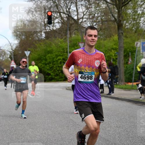 12.04.2026 - 45. Internationalen Wilhelmsburger Insellauf J. Mangold http://msf.ph/oto/9510344 12.04.2026 13:00:11 Ziel 5657, 4782, 2117, 2683, 4983, 3403, 4530, 5107, 5120, 2291, 5104, 5670, 5145, 5669, 3212, 3167, 3318, 3314, 3165, 4698, 4962, 5798, 4074, 5828, 5610, 5083, 4410, 3378, 5012, 5012, 2303, 4997, 4397, 5854, 5737, 5412, 4826, 3136, 4098 meine-sportfotos.de