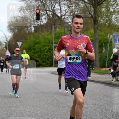 12.04.2026 - 45. Internationalen Wilhelmsburger Insellauf J. Mangold http://msf.ph/oto/9510345 12.04.2026 13:00:11 Ziel 5657, 4782, 2117, 2683, 4983, 3403, 4530, 5107, 5120, 2291, 5104, 5670, 5145, 5669, 3212, 3167, 3318, 3314, 3165, 4698, 4962, 5798, 4074, 5828, 5610, 5083, 4410, 3378, 5012, 5012, 2303, 4997, 4397, 5854, 5737, 5412, 4826, 3136, 4098 meine-sportfotos.de