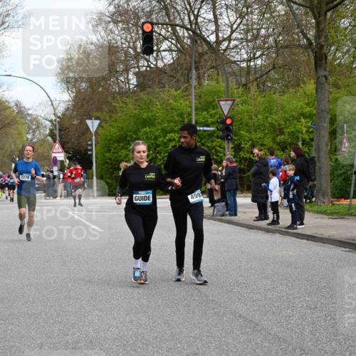 12.04.2026 - 45. Internationalen Wilhelmsburger Insellauf J. Mangold http://msf.ph/oto/9510388 12.04.2026 13:00:19 Ziel 3212, 3167, 3318, 3314, 3165, 4698, 4962, 5798, 4074, 5828, 5610, 5083, 4410, 3378, 5012, 2303, 4997, 4397, 5854, 5737, 5412, 4826, 3136, 4098, 4468, 2964, 5311, 4707, 4696, 5777, 3166, 4702 meine-sportfotos.de