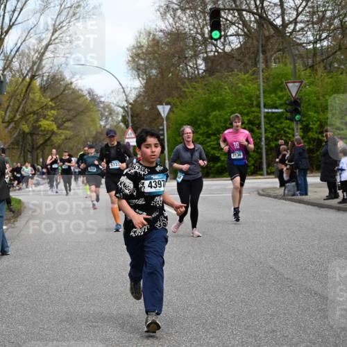 12.04.2026 - 45. Internationalen Wilhelmsburger Insellauf J. Mangold http://msf.ph/oto/9510458 12.04.2026 13:00:32 Ziel 5083, 4410, 3378, 5012, 2303, 4997, 4397, 5854, 5737, 5412, 4826, 5412, 4826, 3136, 4098, 4468, 2964, 5311, 4707, 4696, 5777, 3166, 4702, 4407, 4407, 4827, 4622, 5799, 4537, 4538, 4830, 4354, 4772, 4355, 5106, 4332, 5765 meine-sportfotos.de