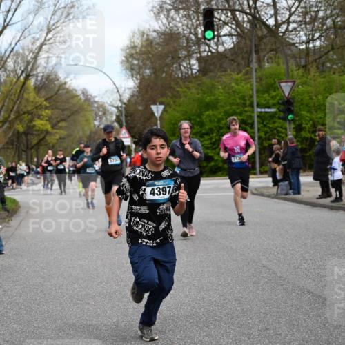 12.04.2026 - 45. Internationalen Wilhelmsburger Insellauf J. Mangold http://msf.ph/oto/9510460 12.04.2026 13:00:32 Ziel 5083, 4410, 3378, 5012, 2303, 4997, 4397, 5854, 5737, 5412, 4826, 5412, 4826, 3136, 4098, 4468, 2964, 5311, 4707, 4696, 5777, 3166, 4702, 4407, 4407, 4827, 4622, 5799, 4537, 4538, 4830, 4354, 4772, 4355, 5106, 4332, 5765 meine-sportfotos.de