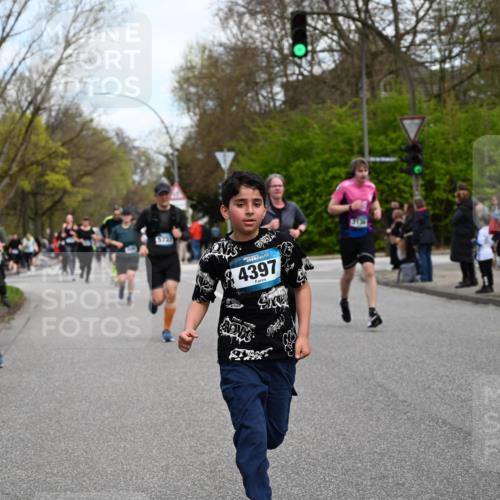 12.04.2026 - 45. Internationalen Wilhelmsburger Insellauf J. Mangold http://msf.ph/oto/9510463 12.04.2026 13:00:33 Ziel 4410, 3378, 5012, 2303, 4997, 4397, 5854, 5737, 5412, 4826, 3136, 4098, 3136, 4098, 4468, 2964, 5311, 4707, 4696, 5777, 3166, 4702, 4407, 4827, 4827, 4622, 5799, 4537, 4538, 4830, 4354, 4772, 4355, 5106, 4332, 5765 meine-sportfotos.de