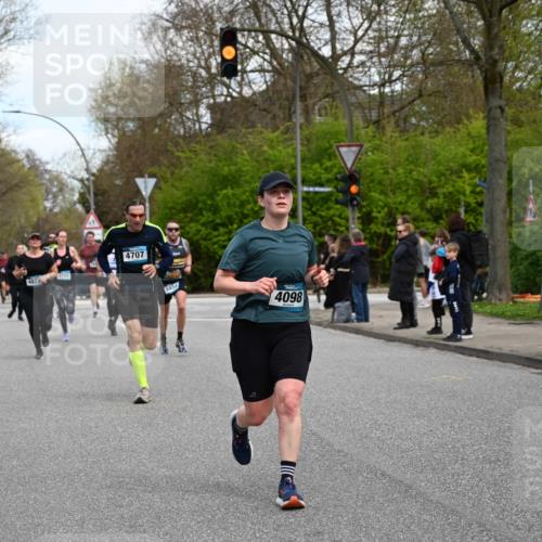 12.04.2026 - 45. Internationalen Wilhelmsburger Insellauf J. Mangold http://msf.ph/oto/9510502 12.04.2026 13:00:38 Ziel 3378, 5012, 2303, 4997, 4397, 5854, 5737, 5412, 4826, 3136, 4098, 4468, 2964, 5311, 4707, 4707, 4696, 5777, 3166, 4702, 4407, 4827, 4622, 5799, 4537, 4538, 4830, 4354, 4772, 4355, 5106, 4332, 5765, 4944, 4546, 5485, 4625, 4637, 3436, 3437, 2578, 4937 meine-sportfotos.de