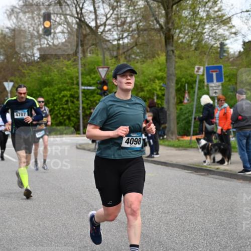 12.04.2026 - 45. Internationalen Wilhelmsburger Insellauf J. Mangold http://msf.ph/oto/9510510 12.04.2026 13:00:39 Ziel 3378, 5012, 2303, 4997, 4397, 5854, 5737, 5412, 4826, 3136, 4098, 4468, 2964, 5311, 4707, 4696, 5777, 3166, 4702, 4407, 4827, 4622, 5799, 4537, 4538, 4830, 4354, 4772, 4355, 5106, 4332, 5765, 4944, 4546, 5485, 4625, 4637, 3436, 3437, 2578, 4937, 5135 meine-sportfotos.de