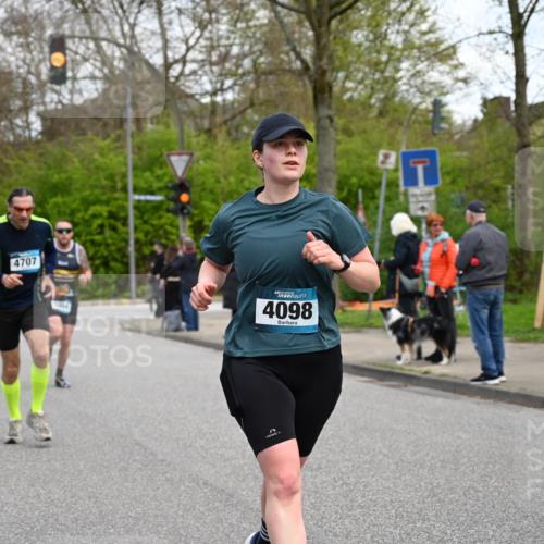 12.04.2026 - 45. Internationalen Wilhelmsburger Insellauf J. Mangold http://msf.ph/oto/9510513 12.04.2026 13:00:39 Ziel 3378, 5012, 2303, 4997, 4397, 5854, 5737, 5412, 4826, 3136, 4098, 4468, 2964, 5311, 4707, 4696, 5777, 3166, 4702, 4407, 4827, 4622, 5799, 4537, 4538, 4830, 4354, 4772, 4355, 5106, 4332, 5765, 4944, 4546, 5485, 4625, 4637, 3436, 3437, 2578, 4937, 5135 meine-sportfotos.de