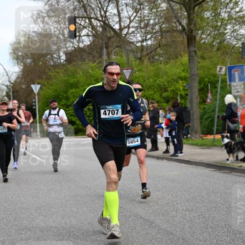 12.04.2026 - 45. Internationalen Wilhelmsburger Insellauf J. Mangold http://msf.ph/oto/9510520 12.04.2026 13:00:40 Ziel 3378, 5012, 2303, 4997, 4397, 5854, 5737, 5412, 4826, 3136, 4098, 4468, 2964, 5311, 4707, 4696, 5777, 3166, 4702, 4407, 4827, 4622, 5799, 4537, 4538, 5799, 4537, 4538, 4830, 4354, 4772, 4355, 5106, 4332, 5765, 4944, 4546, 5485, 4625, 4637, 3436, 3437, 2578, 4937, 5135, 5186, 4765 meine-sportfotos.de