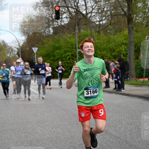 12.04.2026 - 45. Internationalen Wilhelmsburger Insellauf J. Mangold http://msf.ph/oto/9510615 12.04.2026 13:00:53 Ziel 5737, 5412, 4826, 3136, 4098, 4468, 2964, 5311, 4707, 4696, 5777, 3166, 4702, 4407, 4827, 4622, 5799, 4537, 4538, 4830, 4354, 4772, 4355, 5106, 4332, 5765, 4944, 4546, 5485, 4625, 4637, 3436, 3437, 2578, 4937, 5135, 5186, 4765, 5167, 4869, 5636, 3954, 5182, 4778, 5692, 4644, 4925, 5351, 5140, 4965, 3154, 4754, 4890, 4888, 4889, 5349, 3726 meine-sportfotos.de