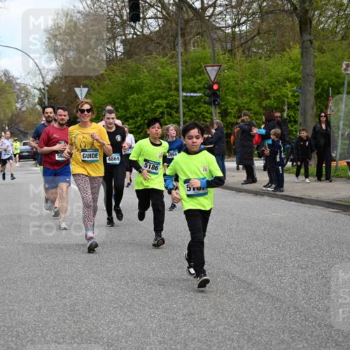 12.04.2026 - 45. Internationalen Wilhelmsburger Insellauf J. Mangold http://msf.ph/oto/9510706 12.04.2026 13:01:04 Ziel 4696, 5777, 3166, 4702, 4407, 4827, 4622, 5799, 4537, 4538, 4830, 4354, 4772, 4355, 5106, 4332, 5765, 4944, 4546, 5485, 4625, 4637, 3436, 3437, 2578, 4937, 5135, 5186, 4765, 5186, 4765, 5167, 4869, 5636, 3954, 5182, 4778, 5692, 4644, 4925, 5351, 5140, 4965, 3154, 4754, 4890, 4888, 4889, 5349, 3726, 4890, 4888, 4889, 5349, 3726, 5679, 5472, 5807, 5782, 4666, 5781, 5796, 2675, 2736 meine-sportfotos.de