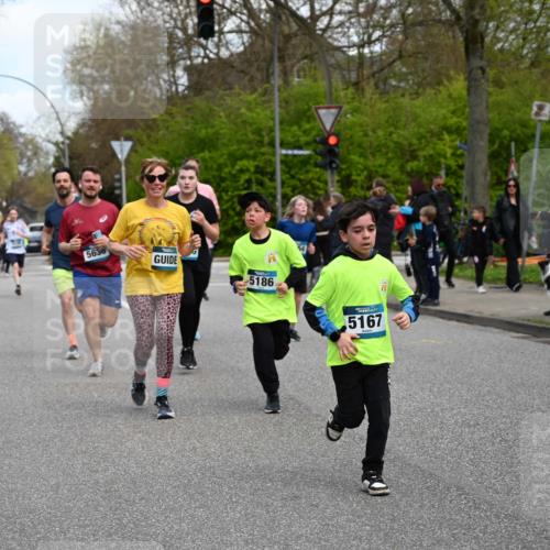 12.04.2026 - 45. Internationalen Wilhelmsburger Insellauf J. Mangold http://msf.ph/oto/9510711 12.04.2026 13:01:04 Ziel 4696, 5777, 3166, 4702, 4407, 4827, 4622, 5799, 4537, 4538, 4830, 4354, 4772, 4355, 5106, 4332, 5765, 4944, 4546, 5485, 4625, 4637, 3436, 3437, 2578, 4937, 5135, 5186, 4765, 5186, 4765, 5167, 4869, 5636, 3954, 5182, 4778, 5692, 4644, 4925, 5351, 5140, 4965, 3154, 4754, 4890, 4888, 4889, 5349, 3726, 4890, 4888, 4889, 5349, 3726, 5679, 5472, 5807, 5782, 4666, 5781, 5796, 2675, 2736 meine-sportfotos.de
