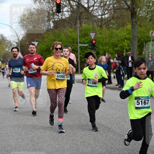 12.04.2026 - 45. Internationalen Wilhelmsburger Insellauf J. Mangold http://msf.ph/oto/9510719 12.04.2026 13:01:05 Ziel 4696, 5777, 3166, 4702, 4407, 4827, 4622, 5799, 4537, 4538, 4830, 4354, 4772, 4355, 5106, 4332, 5765, 4944, 4546, 5485, 4625, 4637, 3436, 3437, 2578, 4937, 5135, 5186, 4765, 5167, 4869, 5636, 3954, 5182, 4778, 5692, 4644, 4925, 5351, 5140, 4965, 3154, 4754, 4890, 4888, 4889, 5349, 3726, 5679, 5472, 5807, 5782, 4666, 5781, 5796, 2675, 2736 meine-sportfotos.de