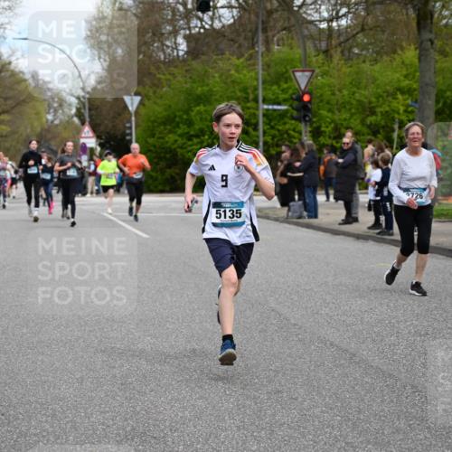 12.04.2026 - 45. Internationalen Wilhelmsburger Insellauf J. Mangold http://msf.ph/oto/9510730 12.04.2026 13:01:09 Ziel 4407, 4827, 4622, 5799, 4537, 4538, 4830, 4354, 4772, 4355, 5106, 4332, 5765, 4944, 4546, 5485, 4625, 4637, 3436, 3437, 2578, 4937, 5135, 5186, 4765, 5167, 4869, 5636, 3954, 5182, 4778, 4778, 5692, 4644, 4925, 5351, 5140, 4965, 3154, 4754, 4890, 4888, 4889, 5349, 3726, 5679, 5472, 5807, 5807, 5782, 4666, 5781, 5796, 2675, 2736 meine-sportfotos.de