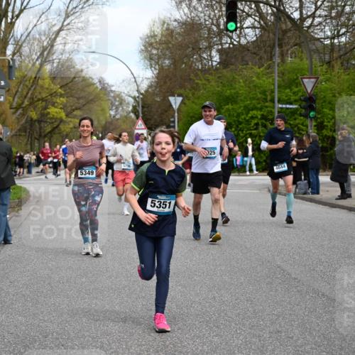 12.04.2026 - 45. Internationalen Wilhelmsburger Insellauf J. Mangold http://msf.ph/oto/9510772 12.04.2026 13:01:18 Ziel 4830, 4354, 4772, 4355, 5106, 4332, 5765, 4944, 4546, 5485, 4625, 4637, 3436, 3437, 2578, 4937, 5135, 5186, 4765, 5167, 4869, 5636, 3954, 5182, 4778, 5692, 4644, 4925, 5351, 5140, 4965, 3154, 4754, 4890, 4888, 4889, 5349, 3726, 5679, 5679, 5472, 5807, 5782, 4666, 5781, 5796, 2675, 2736, 3995, 5188, 5852, 3626, 5409, 5059, 2083 meine-sportfotos.de
