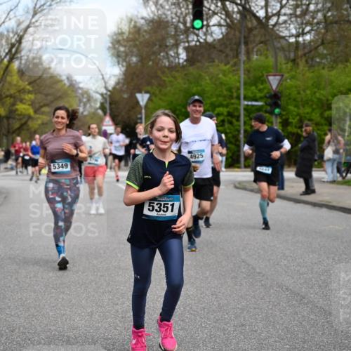 12.04.2026 - 45. Internationalen Wilhelmsburger Insellauf J. Mangold http://msf.ph/oto/9510778 12.04.2026 13:01:18 Ziel 4830, 4354, 4772, 4355, 5106, 4332, 5765, 4944, 4546, 5485, 4625, 4637, 3436, 3437, 2578, 4937, 5135, 5186, 4765, 5167, 4869, 5636, 3954, 5182, 4778, 5692, 4644, 4925, 5351, 5140, 4965, 3154, 4754, 4890, 4888, 4889, 5349, 3726, 5679, 5679, 5472, 5807, 5782, 4666, 5781, 5796, 2675, 2736, 3995, 5188, 5852, 3626, 5409, 5059, 2083 meine-sportfotos.de