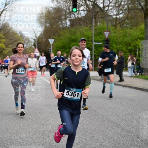 12.04.2026 - 45. Internationalen Wilhelmsburger Insellauf J. Mangold http://msf.ph/oto/9510781 12.04.2026 13:01:18 Ziel 4830, 4354, 4772, 4355, 5106, 4332, 5765, 4944, 4546, 5485, 4625, 4637, 3436, 3437, 2578, 4937, 5135, 5186, 4765, 5167, 4869, 5636, 3954, 5182, 4778, 5692, 4644, 4925, 5351, 5140, 4965, 3154, 4754, 4890, 4888, 4889, 5349, 3726, 5679, 5679, 5472, 5807, 5782, 4666, 5781, 5796, 2675, 2736, 3995, 5188, 5852, 3626, 5409, 5059, 2083 meine-sportfotos.de