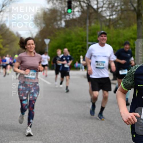 12.04.2026 - 45. Internationalen Wilhelmsburger Insellauf J. Mangold http://msf.ph/oto/9510785 12.04.2026 13:01:19 Ziel 4830, 4354, 4772, 4355, 5106, 4332, 5765, 4944, 4546, 5485, 4625, 4637, 3436, 3437, 2578, 4937, 5135, 5186, 4765, 5167, 4869, 5636, 3954, 5182, 4778, 5692, 4644, 4925, 5351, 5140, 4965, 3154, 4754, 4890, 4888, 4889, 5349, 3726, 5679, 5472, 5472, 5807, 5782, 4666, 5781, 5796, 2675, 2736, 3995, 5188, 5852, 3626, 5409, 5059, 2083 meine-sportfotos.de