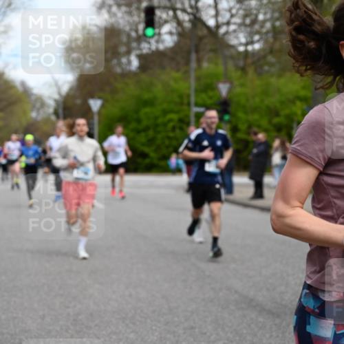 12.04.2026 - 45. Internationalen Wilhelmsburger Insellauf J. Mangold http://msf.ph/oto/9510794 12.04.2026 13:01:20 Ziel 4355, 5106, 4332, 5765, 4944, 4546, 5485, 4625, 4637, 3436, 3437, 2578, 4937, 5135, 5186, 4765, 5167, 4869, 5636, 3954, 5182, 4778, 5692, 4644, 4925, 5351, 5140, 4965, 3154, 4754, 4890, 4888, 4889, 5349, 3726, 5679, 5472, 5807, 5782, 4666, 5781, 5796, 2675, 2736, 3995, 5188, 5852, 3626, 5409, 5059, 2083, 5176 meine-sportfotos.de