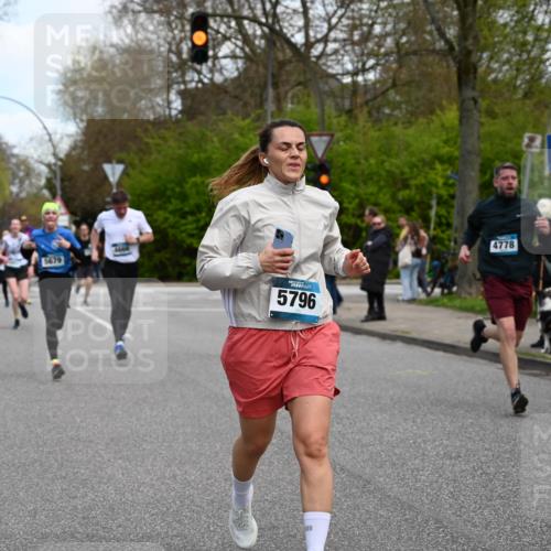 12.04.2026 - 45. Internationalen Wilhelmsburger Insellauf J. Mangold http://msf.ph/oto/9510815 12.04.2026 13:01:23 Ziel 4944, 4546, 5485, 4625, 4637, 3436, 3437, 2578, 4937, 5135, 5186, 4765, 5167, 4869, 5636, 3954, 5182, 4778, 5692, 4644, 4925, 5351, 5140, 4965, 3154, 4754, 4890, 4888, 4889, 5349, 3726, 5679, 5472, 5807, 5782, 4666, 5781, 5796, 2675, 2736, 3995, 5188, 5852, 3626, 5409, 5059, 2083, 5176, 4423 meine-sportfotos.de