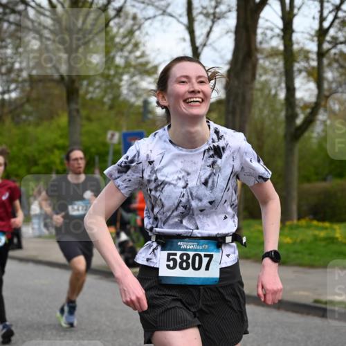 12.04.2026 - 45. Internationalen Wilhelmsburger Insellauf J. Mangold http://msf.ph/oto/9510868 12.04.2026 13:01:29 Ziel 5186, 4765, 5167, 4869, 5636, 3954, 5182, 4778, 5692, 4644, 4925, 5351, 5140, 4965, 3154, 4754, 4890, 4888, 4889, 5349, 3726, 5679, 5472, 5807, 5782, 4666, 5781, 5796, 2675, 2736, 3995, 5188, 5852, 3626, 5409, 5059, 2083, 5176, 4423, 2185, 5100, 4422 meine-sportfotos.de