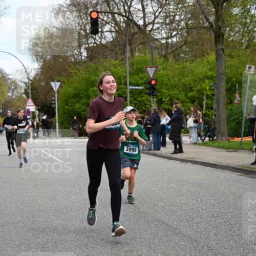 12.04.2026 - 45. Internationalen Wilhelmsburger Insellauf J. Mangold http://msf.ph/oto/9510910 12.04.2026 13:01:35 Ziel 5692, 4644, 4925, 5351, 5140, 4965, 3154, 4754, 4890, 4888, 4889, 5349, 3726, 5679, 5472, 5807, 5782, 4666, 5781, 5796, 2675, 2736, 3995, 5188, 5852, 3626, 5409, 5059, 2083, 5176, 4423, 4423, 2185, 5100, 4422, 2733, 4433, 2738, 3129 meine-sportfotos.de