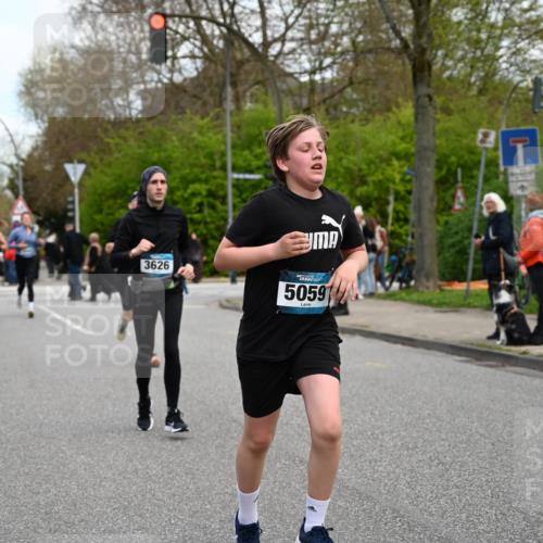 12.04.2026 - 45. Internationalen Wilhelmsburger Insellauf J. Mangold http://msf.ph/oto/9510931 12.04.2026 13:01:40 Ziel 4890, 4888, 4889, 5349, 3726, 5679, 5472, 5807, 5782, 4666, 5781, 5796, 2675, 2736, 3995, 5188, 5852, 3626, 5409, 5059, 2083, 5176, 4423, 2185, 5100, 4422, 2733, 4433, 2738, 3129, 3616, 5181, 5117, 3663, 5540, 5137 meine-sportfotos.de