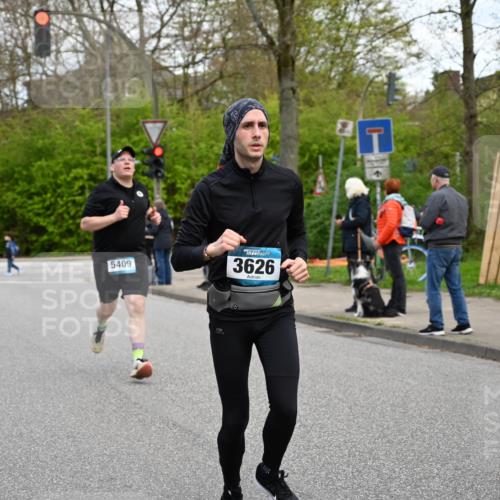 12.04.2026 - 45. Internationalen Wilhelmsburger Insellauf J. Mangold http://msf.ph/oto/9510940 12.04.2026 13:01:42 Ziel 5679, 5472, 5807, 5782, 4666, 5781, 5796, 2675, 2736, 3995, 5188, 5852, 3626, 5409, 5059, 2083, 2083, 5176, 4423, 2185, 5100, 4422, 2733, 4433, 2738, 3129, 3616, 5181, 5117, 3663, 5540, 5137, 4527, 4606, 5455, 4817, 4818 meine-sportfotos.de