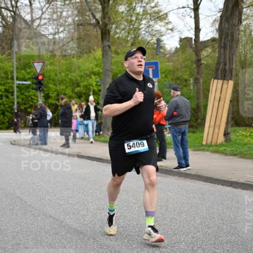 12.04.2026 - 45. Internationalen Wilhelmsburger Insellauf J. Mangold http://msf.ph/oto/9510951 12.04.2026 13:01:43 Ziel 5679, 5472, 5807, 5782, 4666, 5781, 5796, 2675, 2736, 3995, 5188, 5852, 3626, 5409, 5059, 2083, 5176, 4423, 2185, 5100, 4422, 2733, 4433, 2733, 4433, 2738, 3129, 3616, 5181, 5117, 3663, 5540, 5137, 4527, 4606, 5455, 4817, 4818, 4966 meine-sportfotos.de